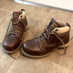 Women’s Size 7 Caterpillar Steel Toed Boots